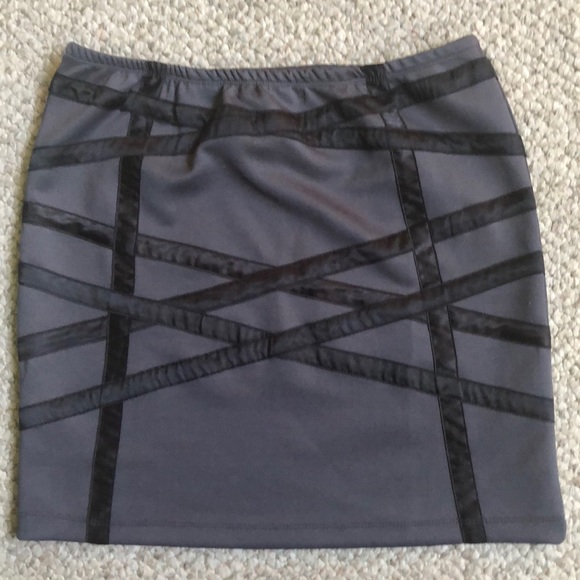 Mandee Gray and Black Elastic Skirt - Picture 3 of 4